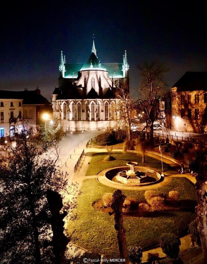Luxury Apartment Mons City Center Экстерьер фото